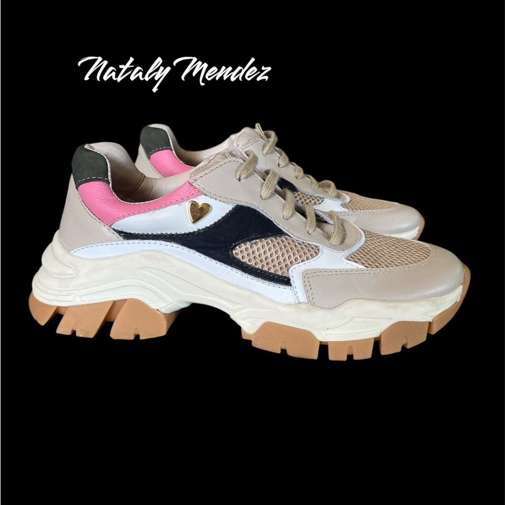 Nataly Mendez Zakia Sneakers women’s SZ 8 E ( extra wide)